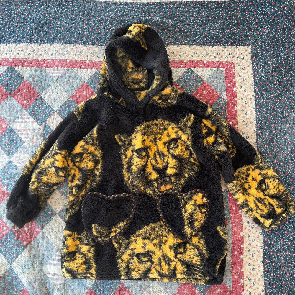 Leopard Sweatshirt Pullover Wearable jacket sweater Kids Girls size Small 6-8 ye